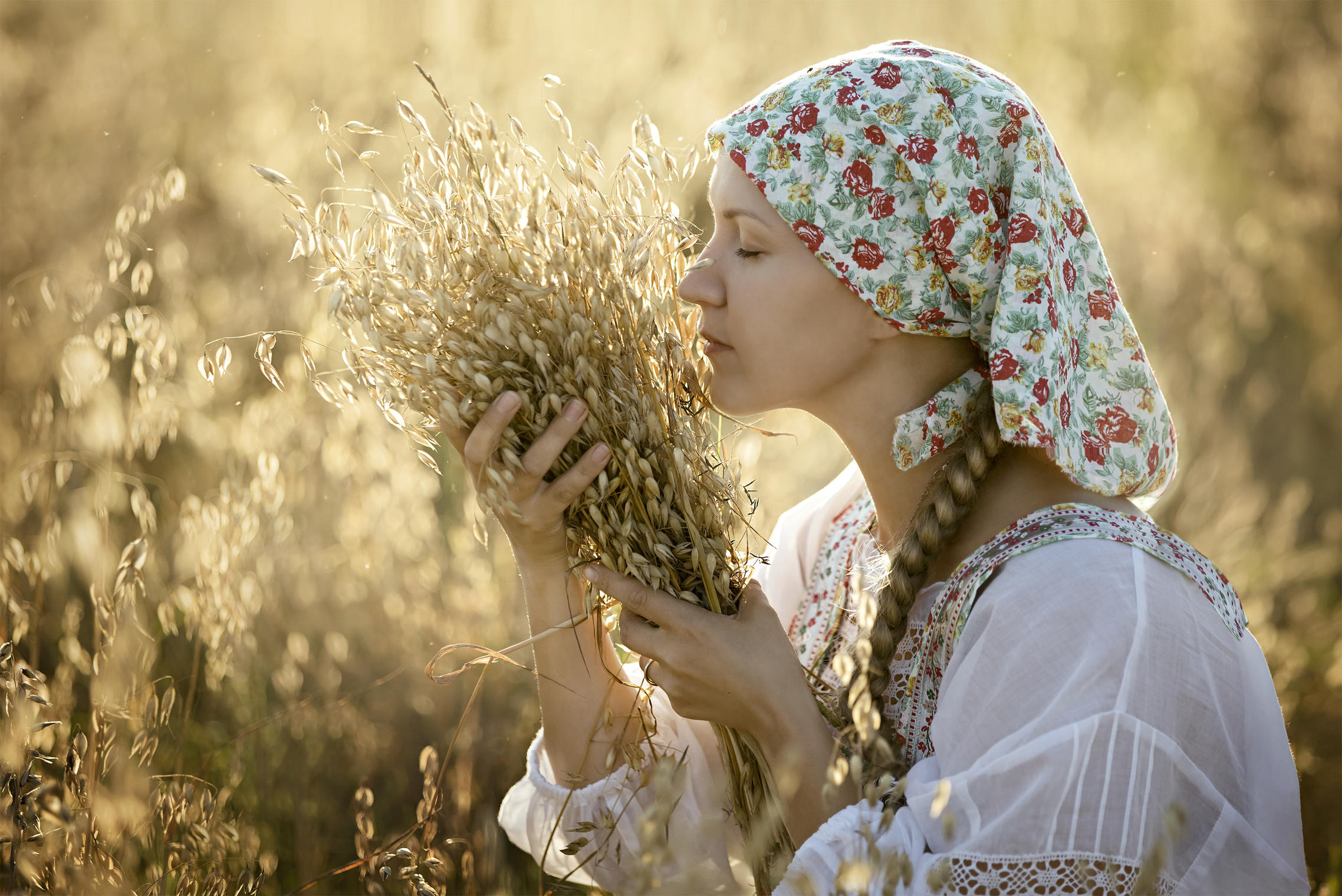 Photo Women in Slavic costumes in Rio de Janeiro