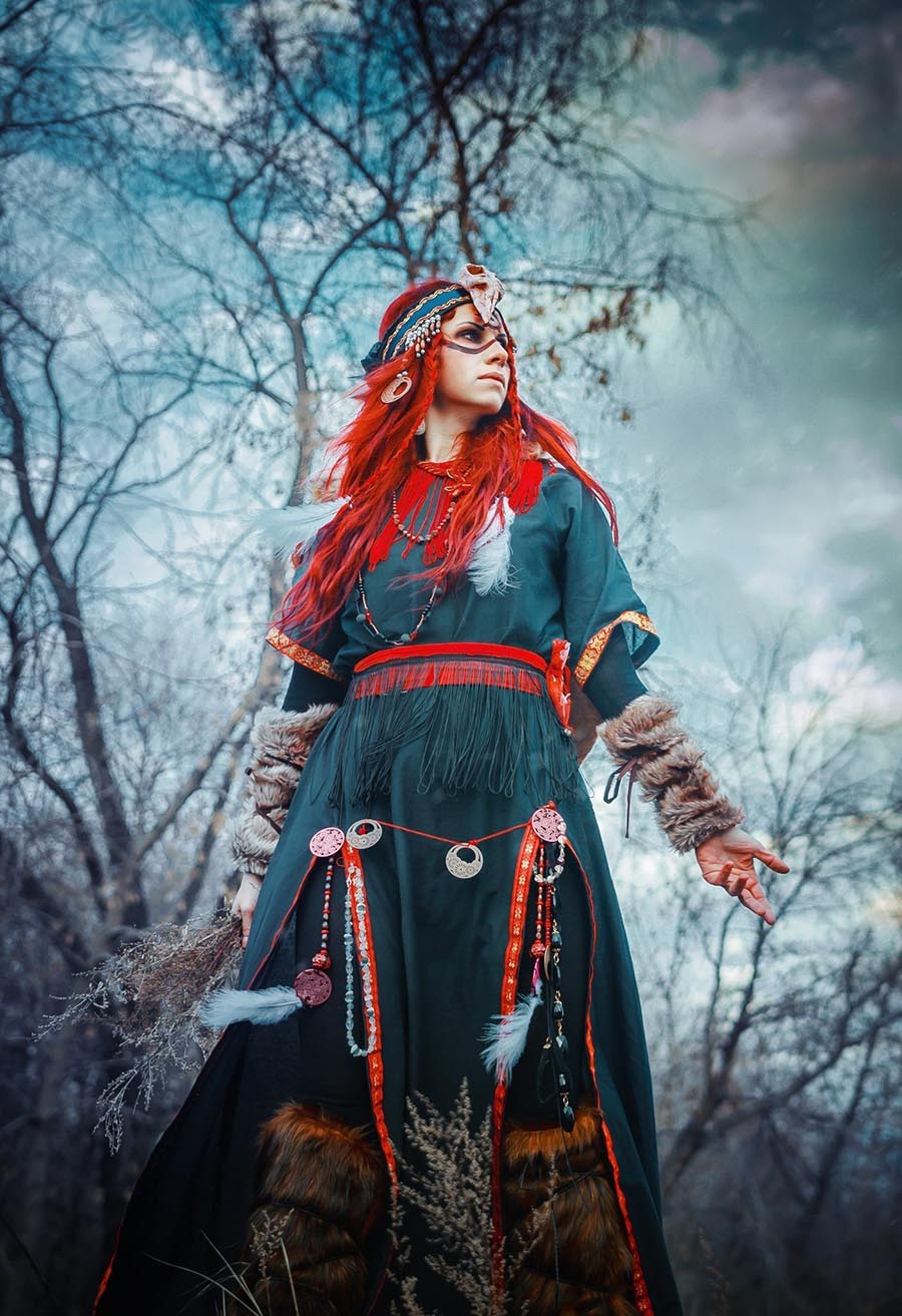 Take a pause and enjoy Girls in Slavic costumes — streaming from Rio de Janeiro